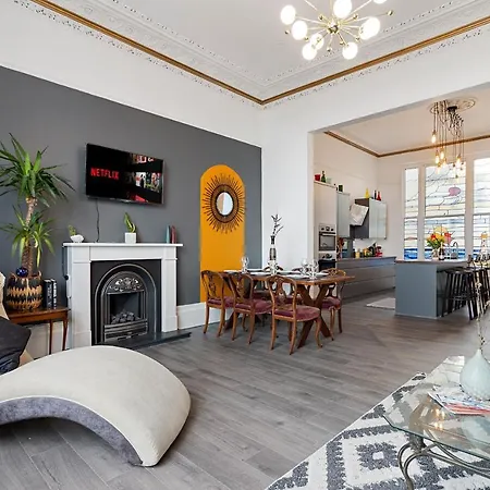 Beach Access, Modern & Spacious 2 Bed Apartment By The Sea, Free Parking, Wifi, Netflix Teignmouth Exterior photo