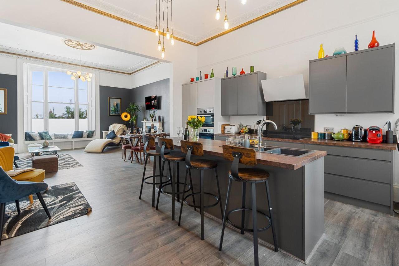 Access, Modern & Spacious 2 Bed By The Sea, Free Parking, Wifi, Netflix Apartment