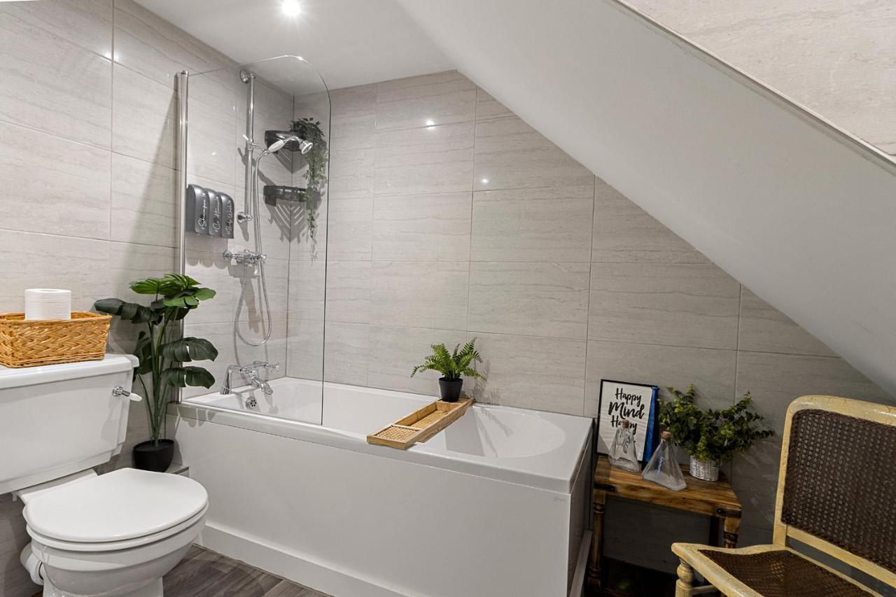 Apartment Access, Modern & Spacious 2 Bed By The Sea, Free Parking, Wifi, Netflix Teignmouth