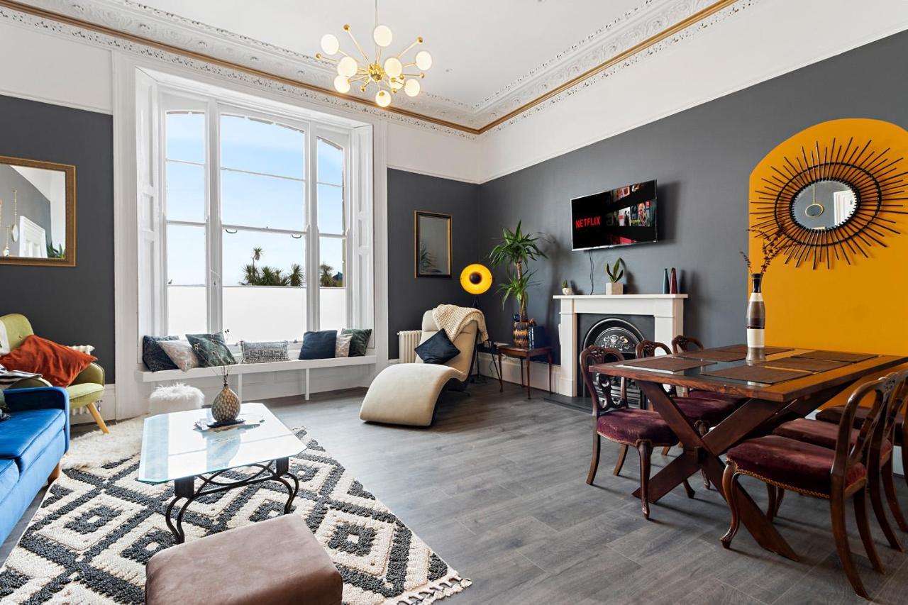 Access, Modern & Spacious 2 Bed By The Sea, Free Parking, Wifi, Netflix Apartment *
